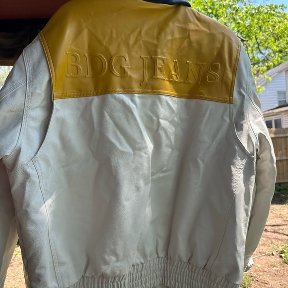Urban Outfitters White and Yellow Jacket - Picture 6 of 7